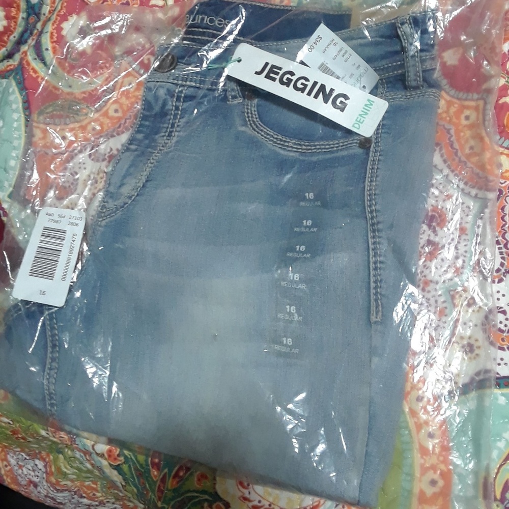 Maurices Light Wash Jegging
